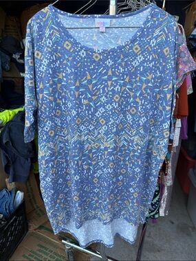 LuLaRoe Blue and Cream Geometric Scoop Neck Tunic